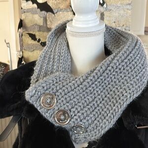 Micheal Kors knit neck gator